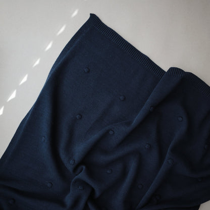 Couverture bébé tricotée à pois texturés Bleu marin foncé
